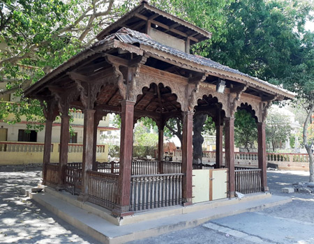 Sadguru Charan Mandir
